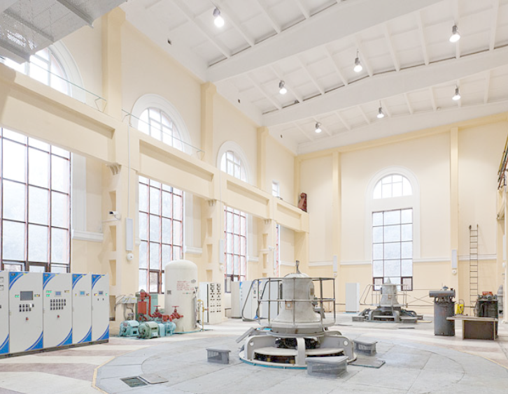 We Ensure the best painting and decorating service